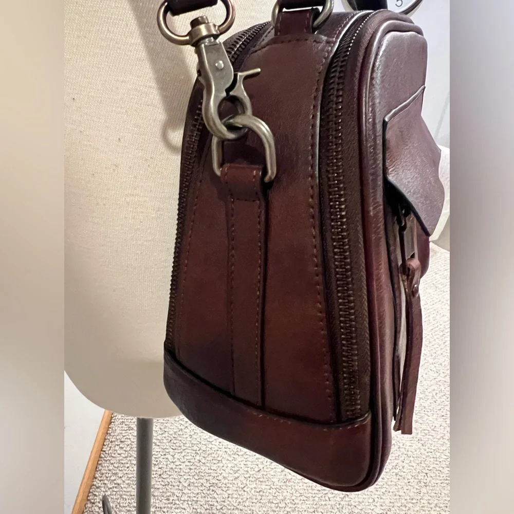 IVTG Vintage Handmade Real Leather Crossbody Satchel - Picture 4 of 8